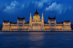 El Parlamento visto de noche