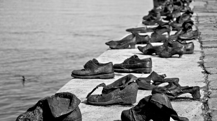 scarpe-sulle-rive-del-danubio.jpg