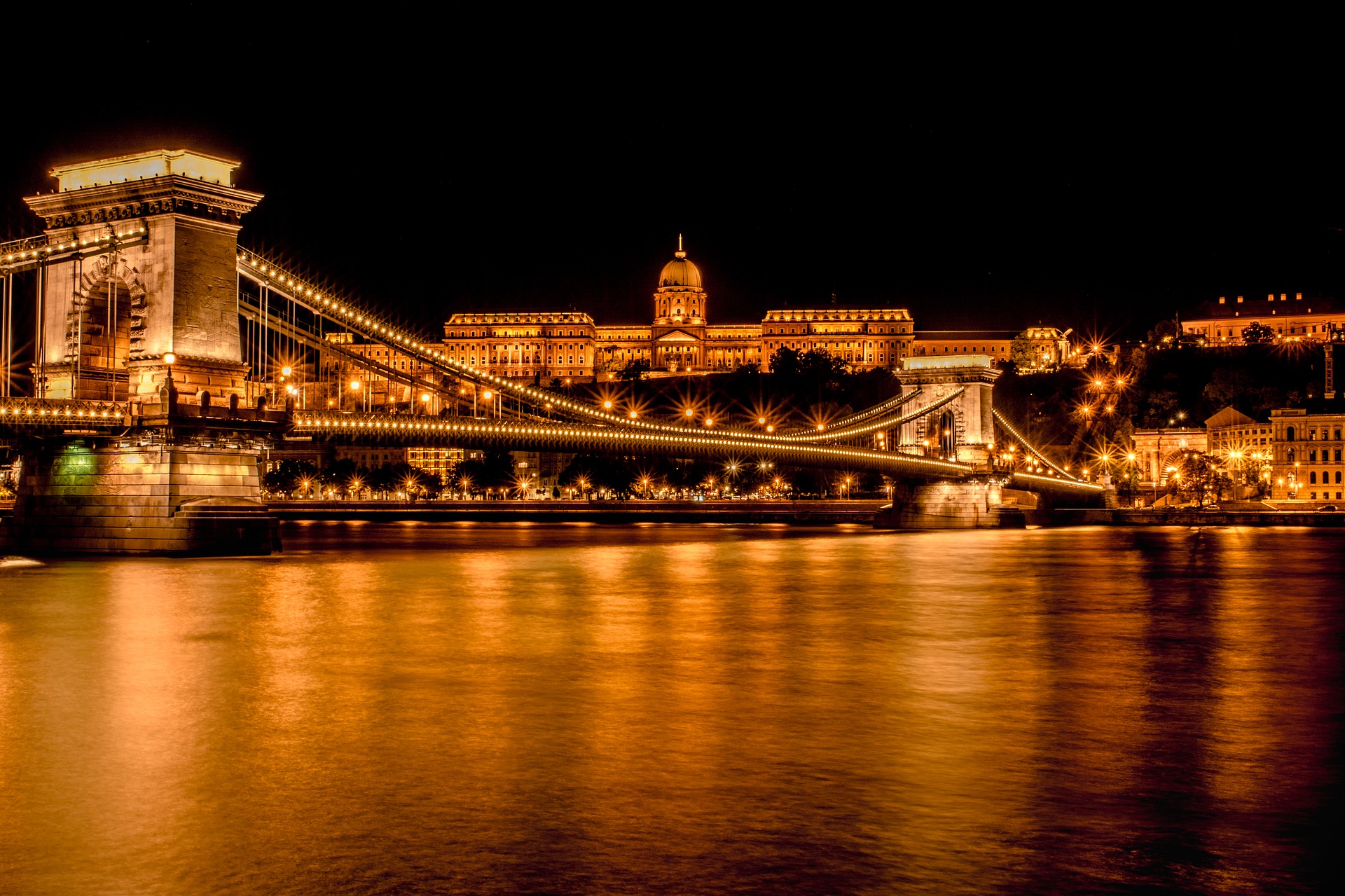 Legenda: el crucero panorámico en Budapest